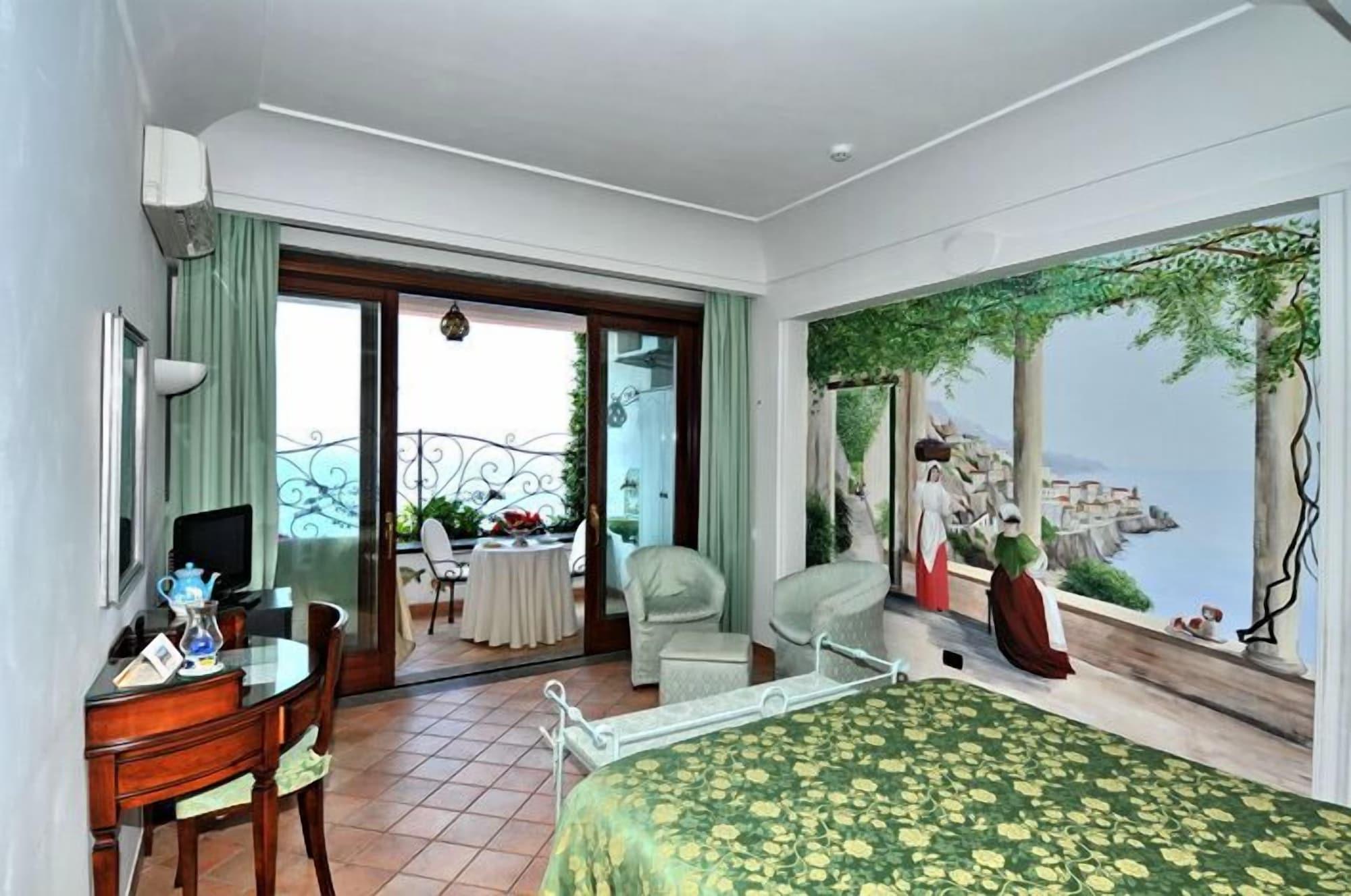 Hotel La Conca Azzurra 4*